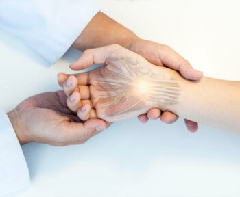 Ο εκτινασσόμενος δάκτυλος: Μια προκλητική νόσο που επηρεάζει γυναίκες, δεξιόχειρες και 40χρονους
