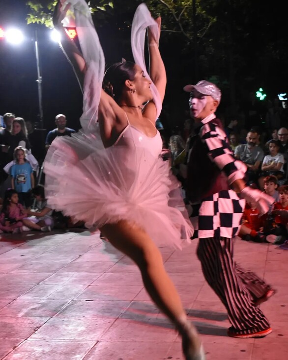 Παναγιώτα Αδαμοπούλου - Αρμονικοί χοροί στον πολιτιστικό παράδεισο των Αθηνών (φωτογραφίες)
