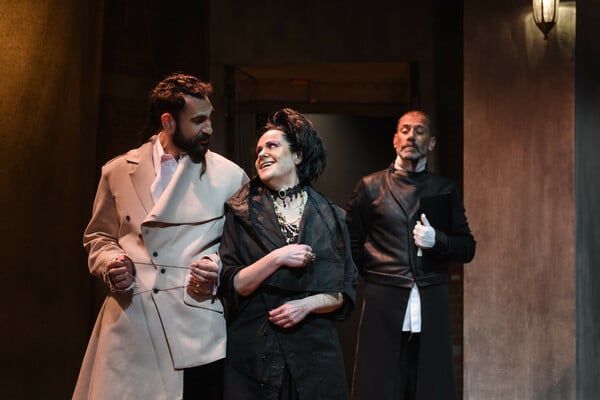 Αθάνατο θέατρο: Μια ματιά στη σύγχρονη εκδοχή του "Hamlet"
