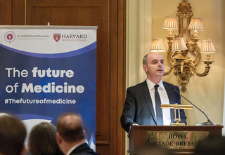 Η Επανάσταση στην Ιατρική: Ο Συναρπαστικός Δρόμος προς το Μέλλον"
